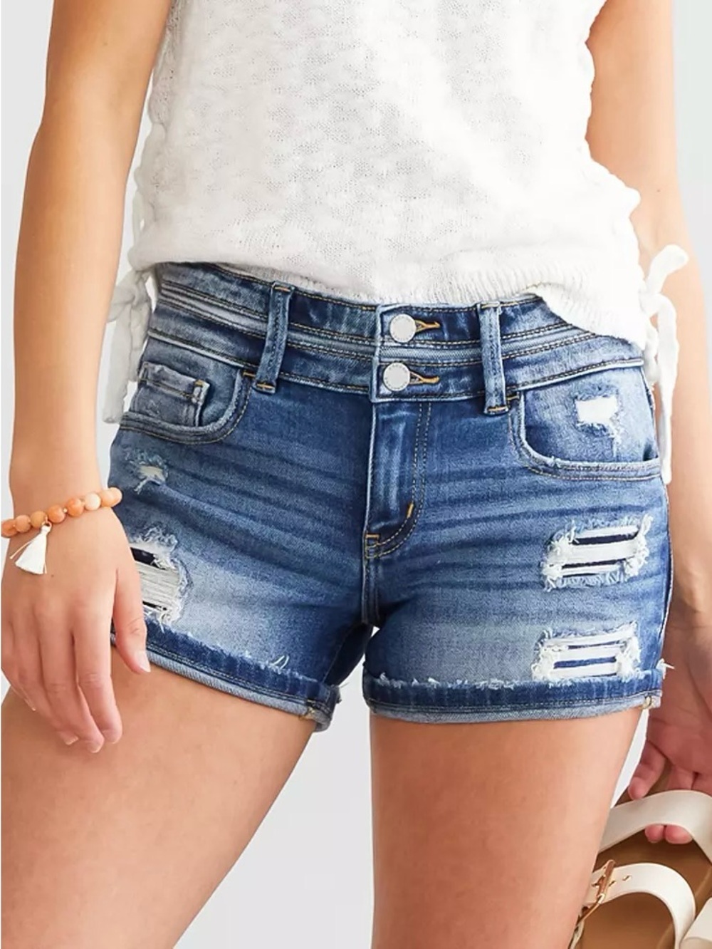 🆕 Distressed Low Rise Stretch Short - Picture 4 of 14